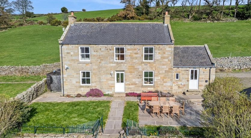 Photo of 4 Bed in Whitby