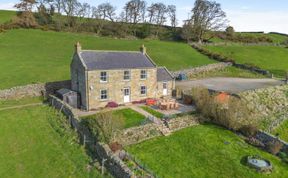 Photo of 4 Bed in Whitby