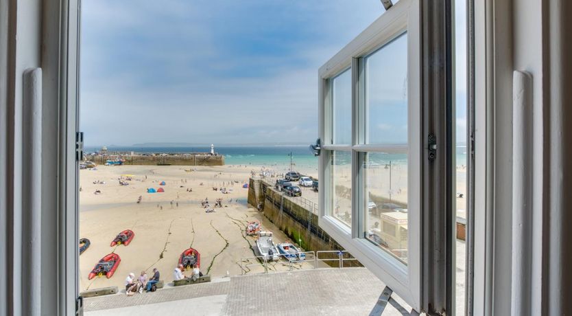Photo of 2 Bed in St Ives