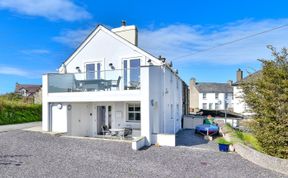 Photo of 3 Bed in Pwllheli