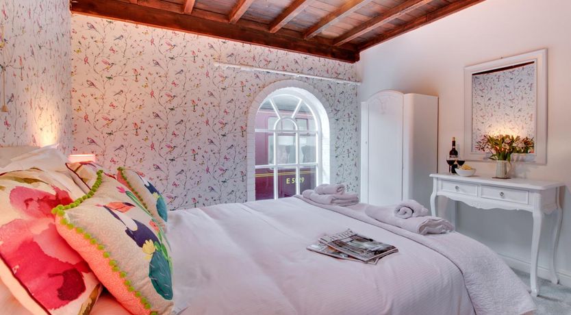 Photo of 2 Bed in Whitby