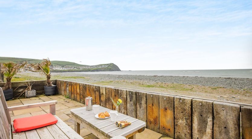 Photo of 3 Bed in Borth