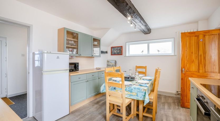 Photo of 3 Bed in Borth