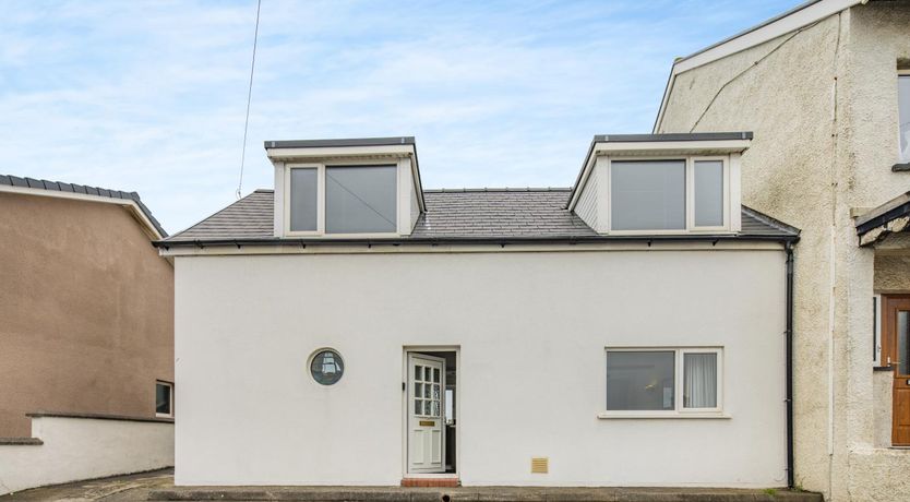 Photo of 3 Bed in Borth