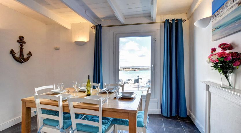 Photo of 3 Bed in St. Ives