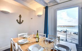 Photo of 3 Bed in St. Ives