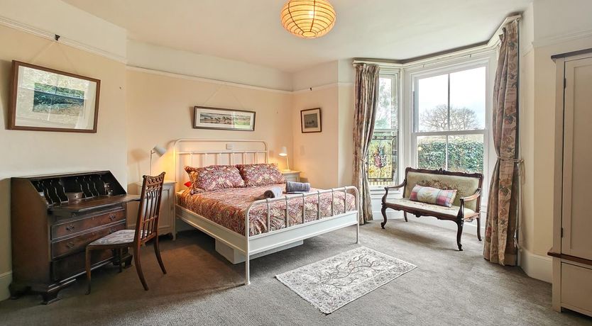 Photo of 2 Bed in Battle