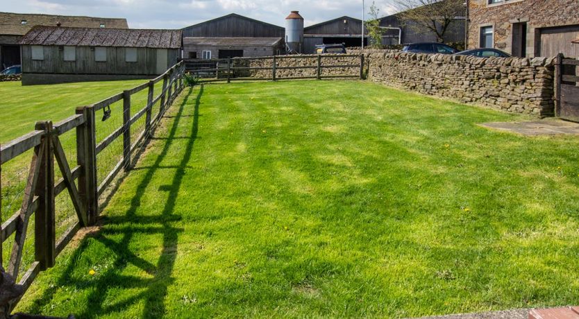 Photo of 2 Bed in Cowling