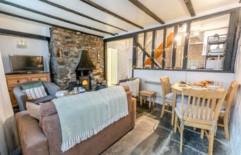 2 Bed in Looe Holiday Home