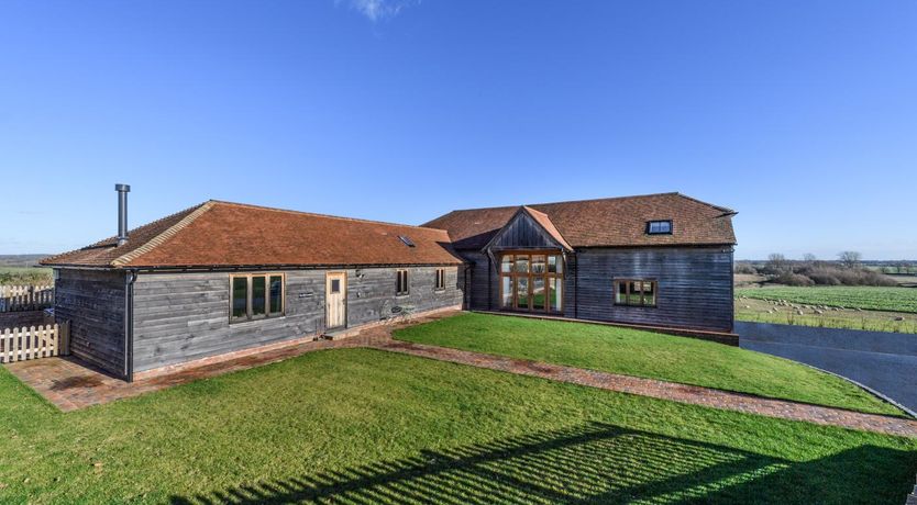 Photo of 4 Bed in Tenterden