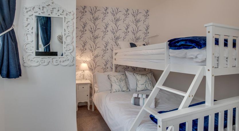 Photo of 2 Bed in Whitby