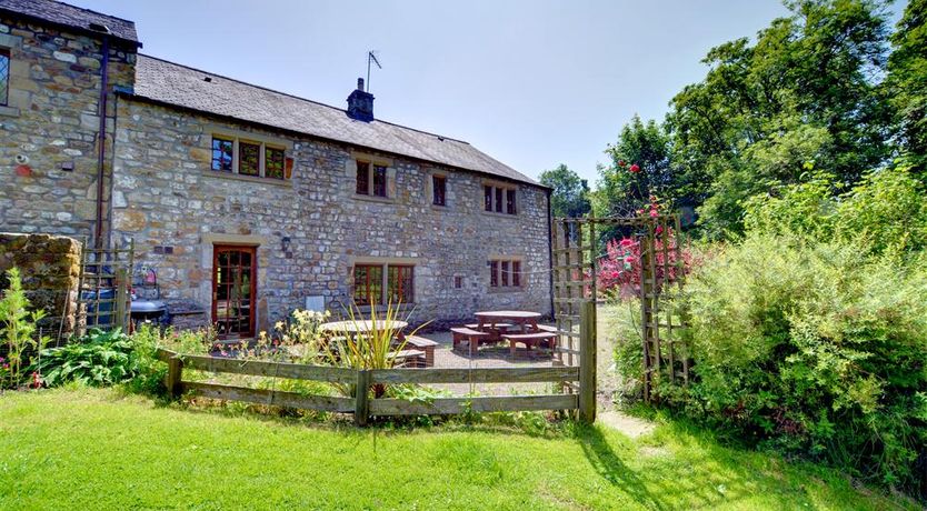 Photo of 6 Bed in Tosside Near Settle