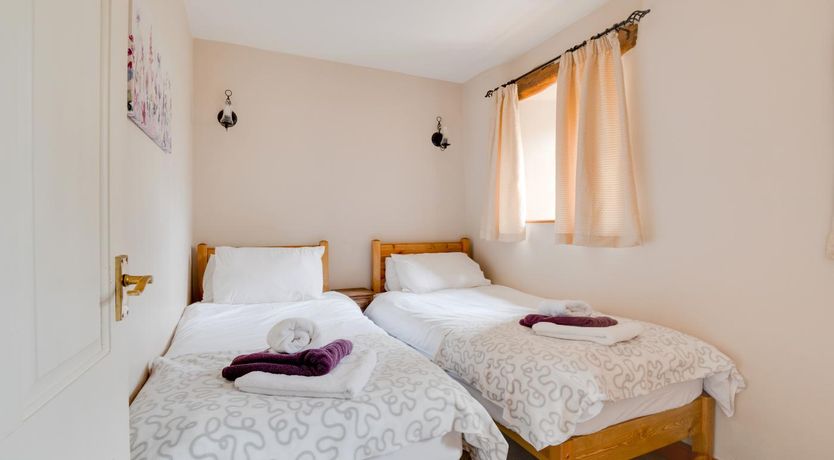 Photo of 6 Bed in Tosside Near Settle