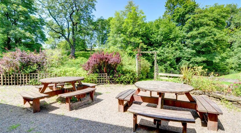 Photo of 6 Bed in Tosside Near Settle