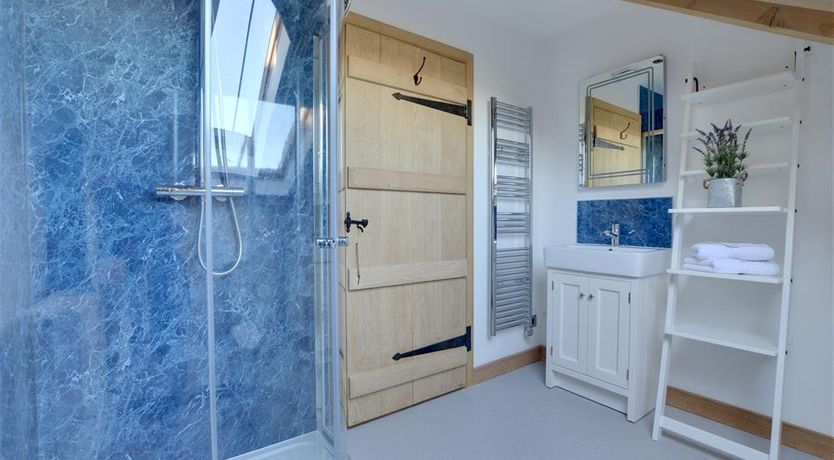 Photo of 6 Bed in Tenterden