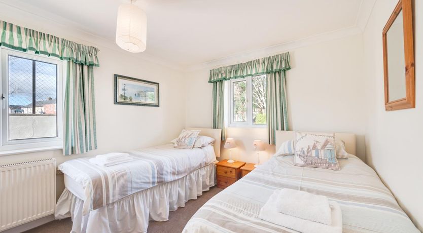 Photo of 4 Bed in Shaldon