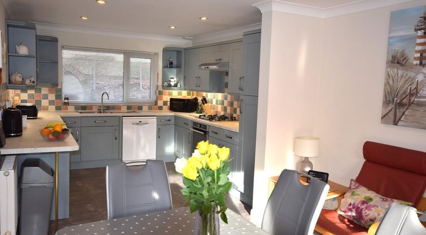 Photo of 4 Bed in Shaldon
