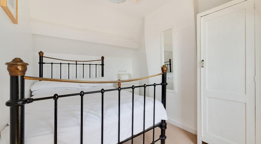 Photo of 4 Bed in Whitby
