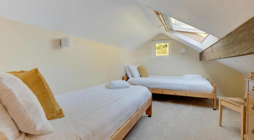 Photo of 2 Bed in Chapel Stile