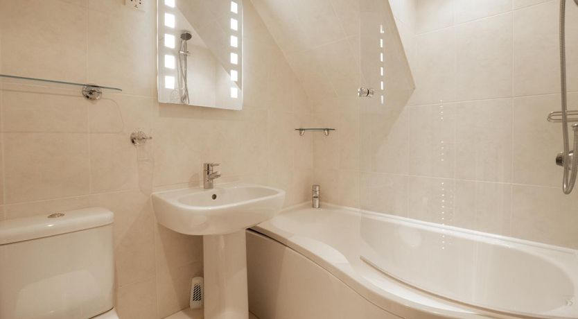 Photo of 2 Bed in Chapel Stile