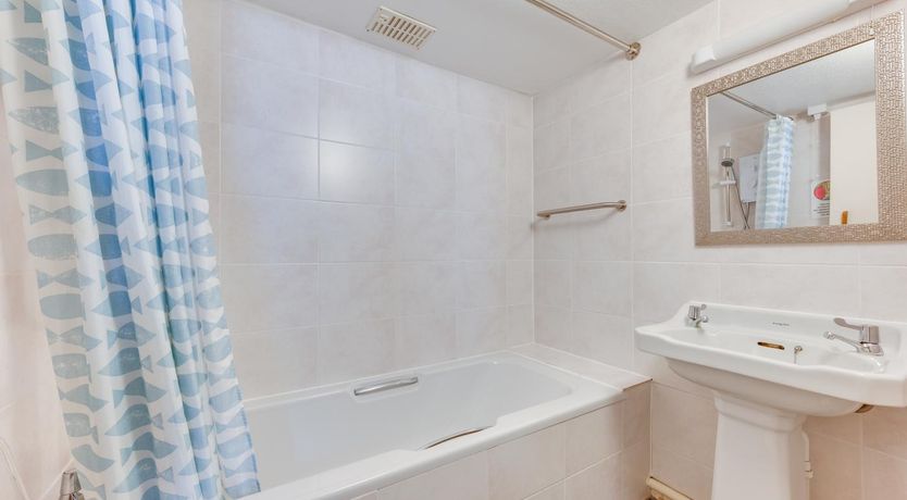 Photo of 2 Bed in St Ives
