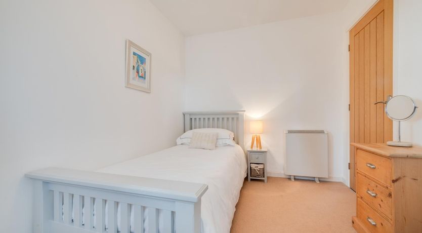 Photo of 2 Bed in Whitby