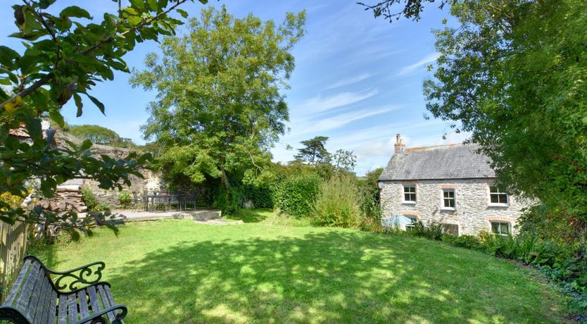 Photo of 4 Bed in St. Mawgan