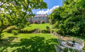 Photo of 4 Bed in St. Mawgan