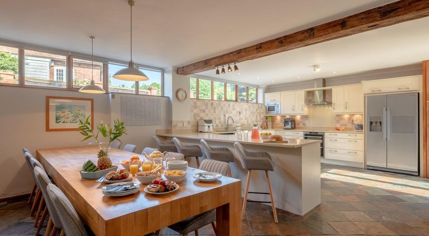 Photo of 5 Bed in Sissinghurst