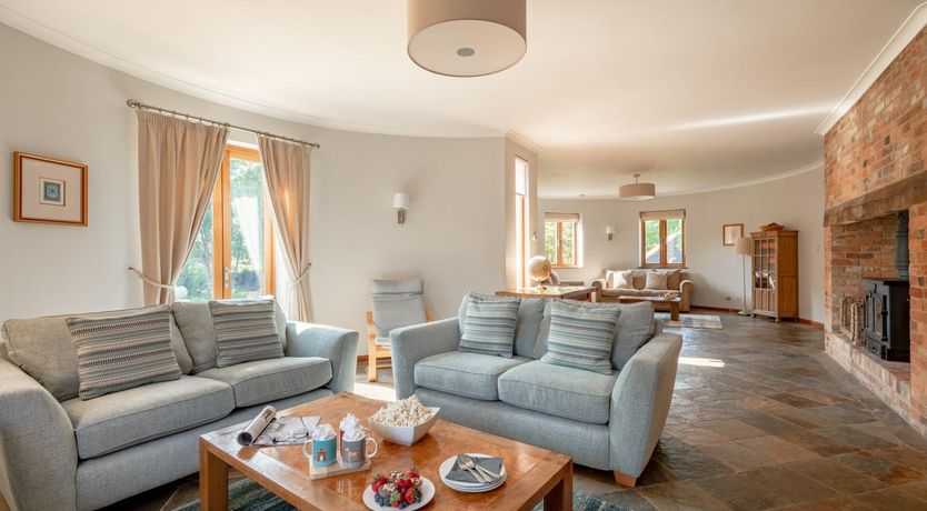 Photo of 5 Bed in Sissinghurst