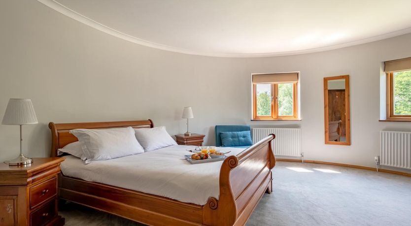 Photo of 5 Bed in Sissinghurst