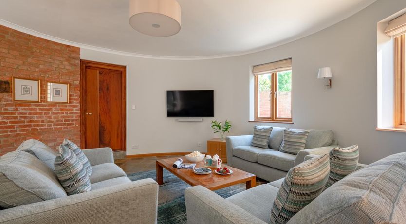 Photo of 5 Bed in Sissinghurst