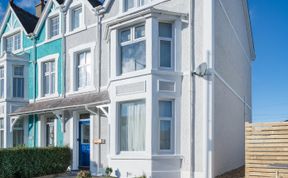 Photo of 4 Bed in Pwllheli