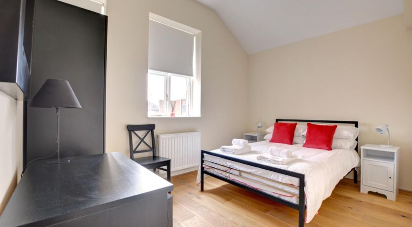 Photo of 2 Bed in Richmond