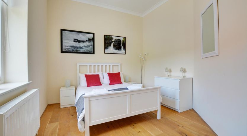 Photo of 2 Bed in Richmond