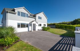 Photo of 6-bed-in-constantine-bay