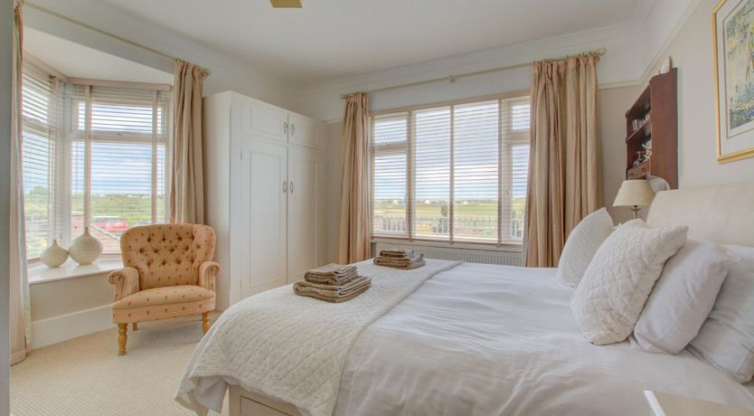Photo of 4 Bed in Old Hunstanton