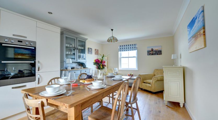Photo of 5 Bed in Amroth