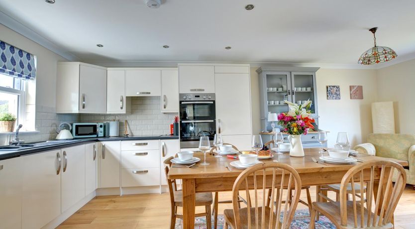 Photo of 5 Bed in Amroth