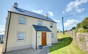 Photo of 5 Bed in Amroth