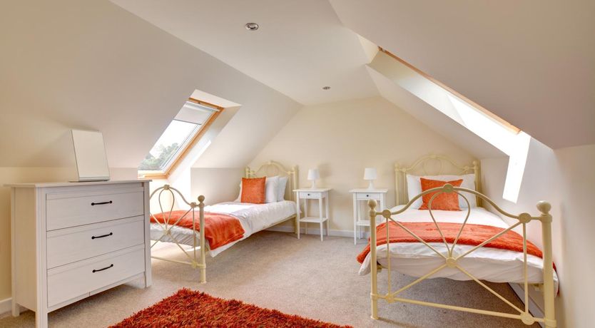 Photo of 5 Bed in Amroth