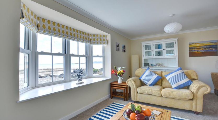 Photo of 5 Bed in Amroth