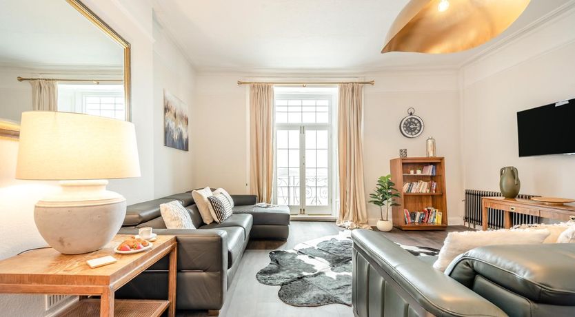 Photo of 2 Bed in Tenby