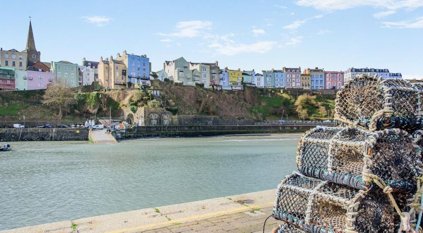 Photo of 2 Bed in Tenby