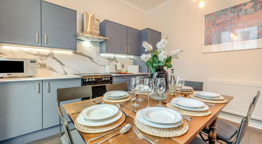 Photo of 2 Bed in Tenby
