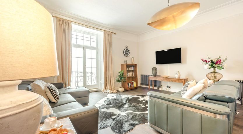 Photo of 2 Bed in Tenby