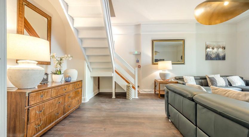 Photo of 2 Bed in Tenby