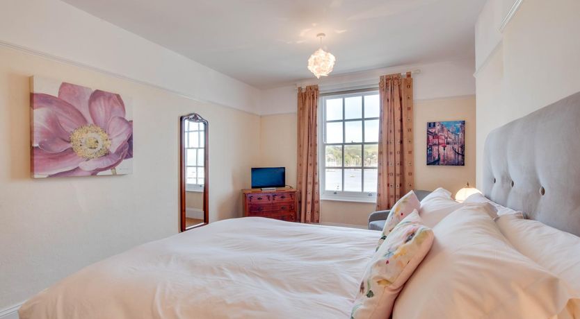 Photo of 3 Bed in Dartmouth