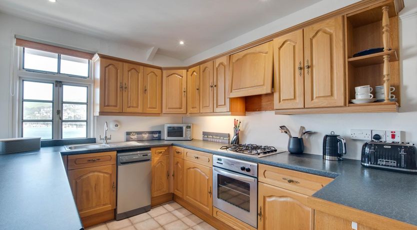 Photo of 3 Bed in Dartmouth