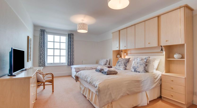 Photo of 3 Bed in Dartmouth